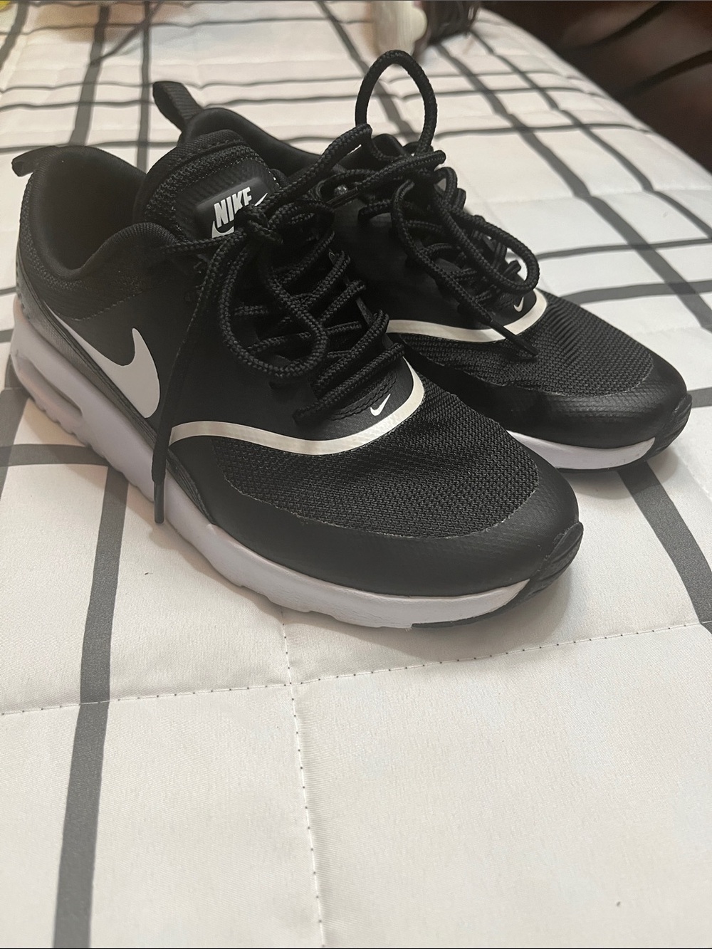 Nike Woman’s Air Max Thea 40 Low-Top Sneakers